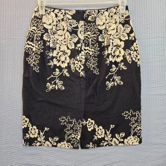 J Crew Black & Ecru Mirabel Pencil Skirt Floral Embroidered Classic Boho Preppy - Picture 2 of 8